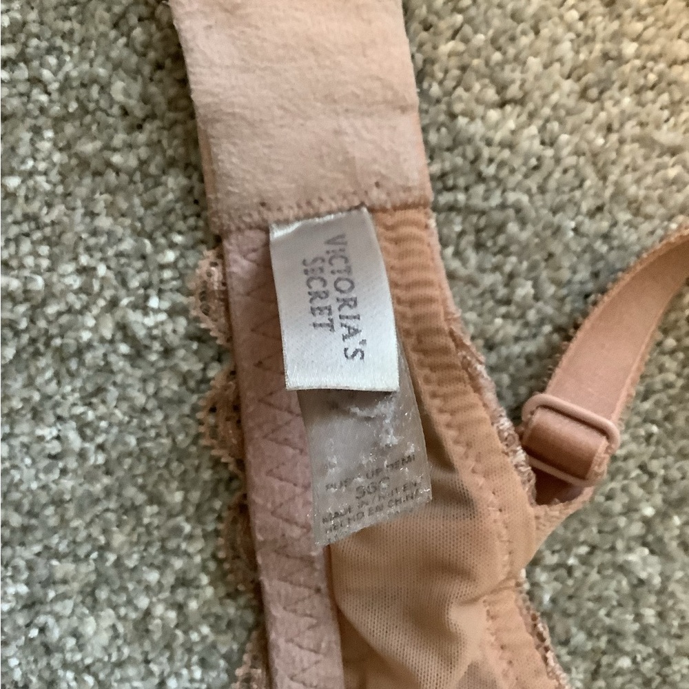 Victoria’s Secret Push-up Demi 36C in beige. - Picture 4 of 7